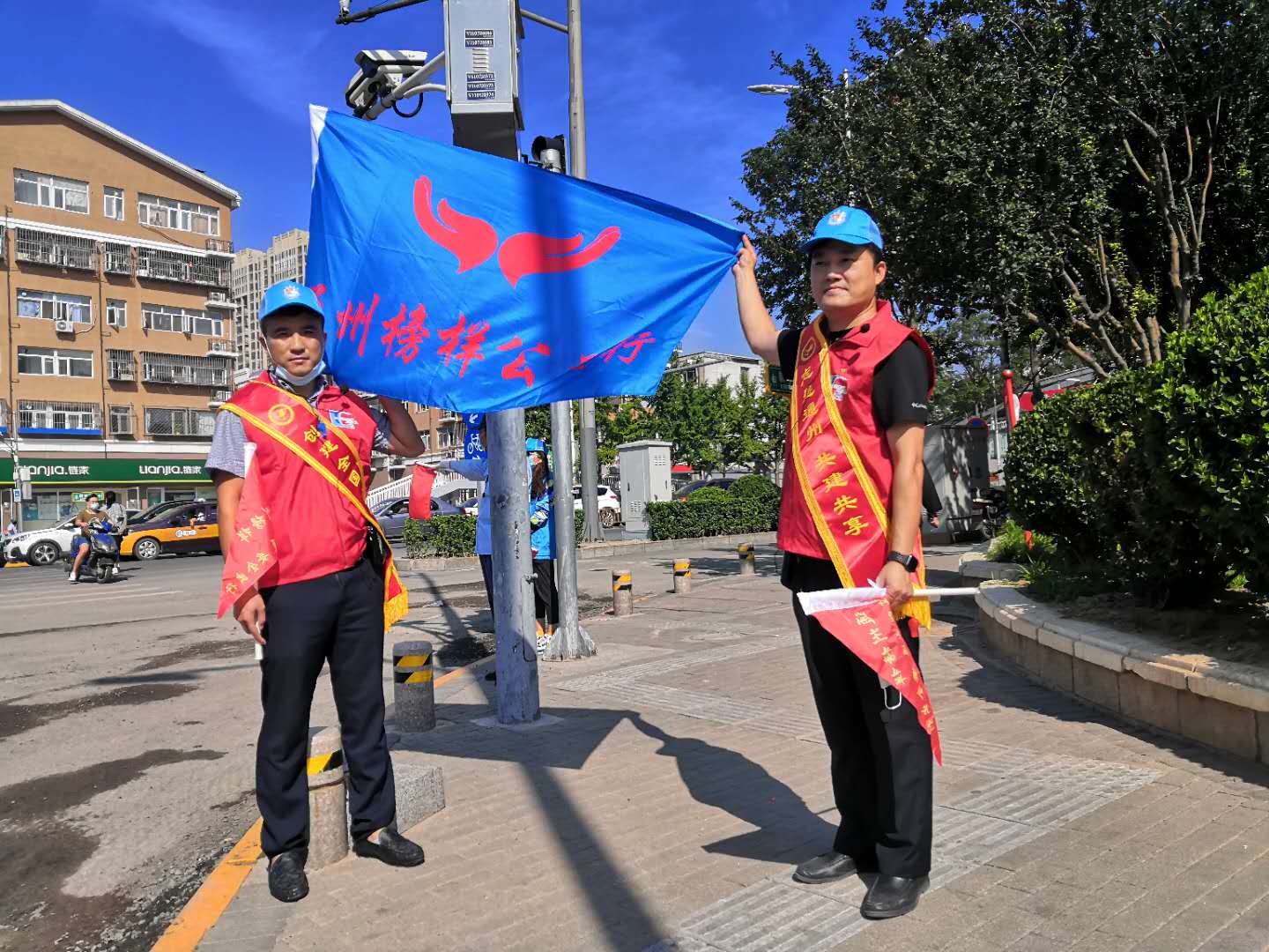 <strong>日逼要日毛茸茸的逼好日些</strong>